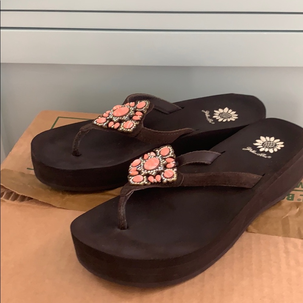 Yellow box sandals